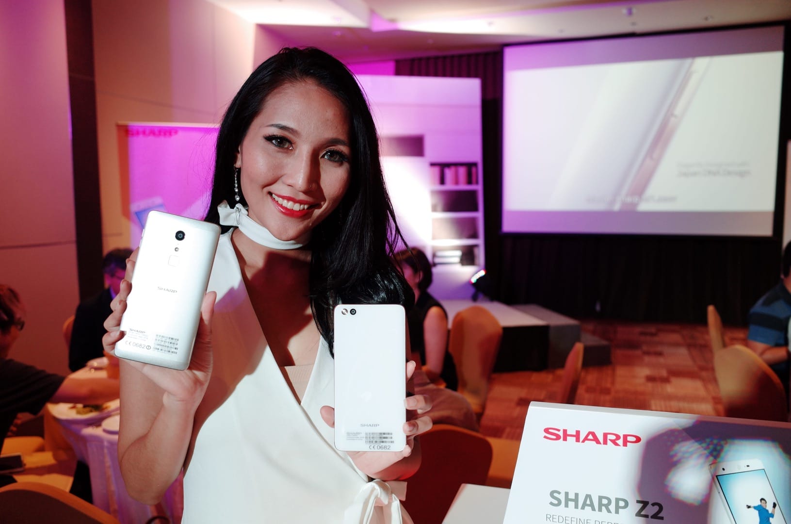 Sharp เปิดตัวสมาร์ทโฟน M1, Z2 อย่างเป็นทางการในไทย