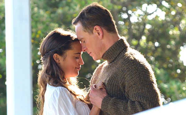 THE LIGHT BETWEEN OCEANS (2016) Pictured: Michael Fassbener as Tom Sherbourne & Alicia Vikander as Isabel