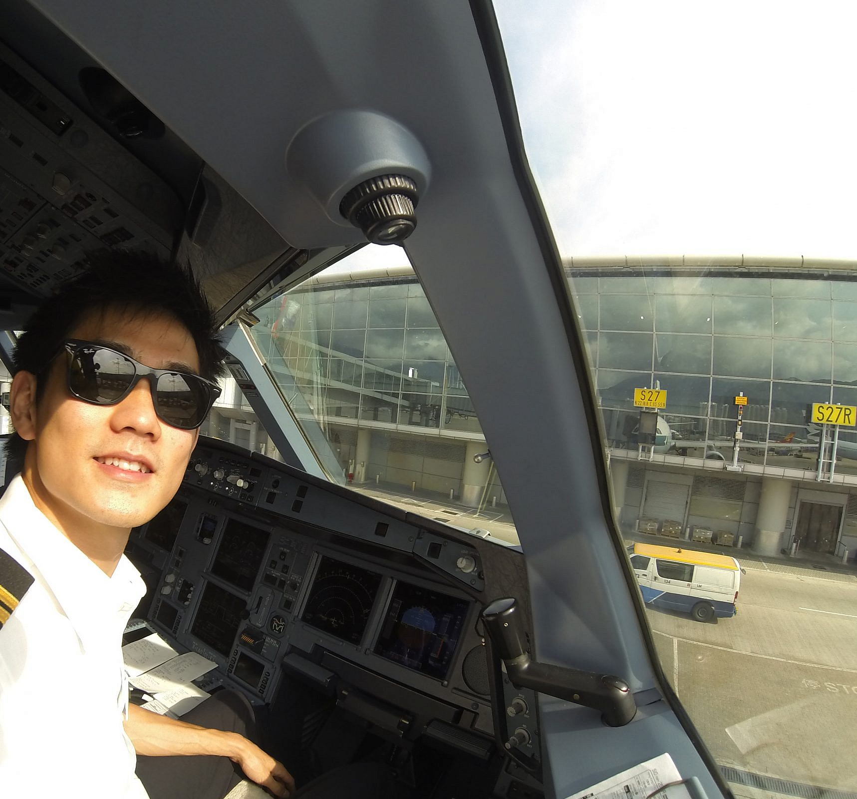 “พี่เค้าใช้แอปอะไรนะ” สัมภาษณ์นักบินหนุ่มแห่งสายการบินระดับโลก Cathay Pacific