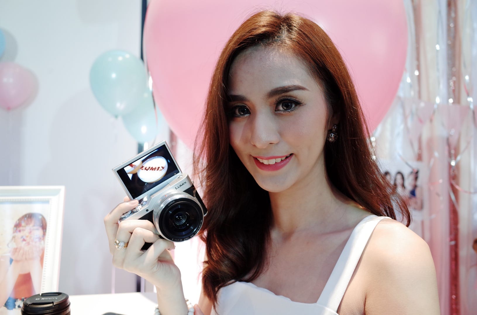 เปิดตัว Panasonic Lumix GF9 มิเรอร์เลสเน้น 4K Selfie