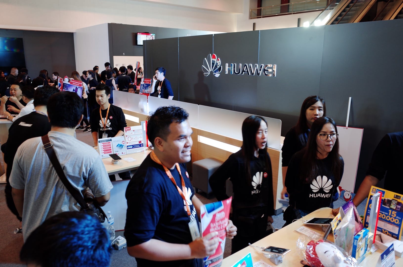 Huawei จัดเต็ม! มอบประกันเครื่องให้นาน 2 ปี พร้อมปล่อย 3 ทีเด็ดในเดือนแห่งความรัก