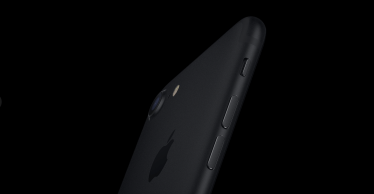 ยิ่งกว่าดำเงา! ผู้ใช้งาน iPhone 7 และ iPhone 7 Plus สีดำด้านประสบปัญหาสีลอกซะงั้น!!
