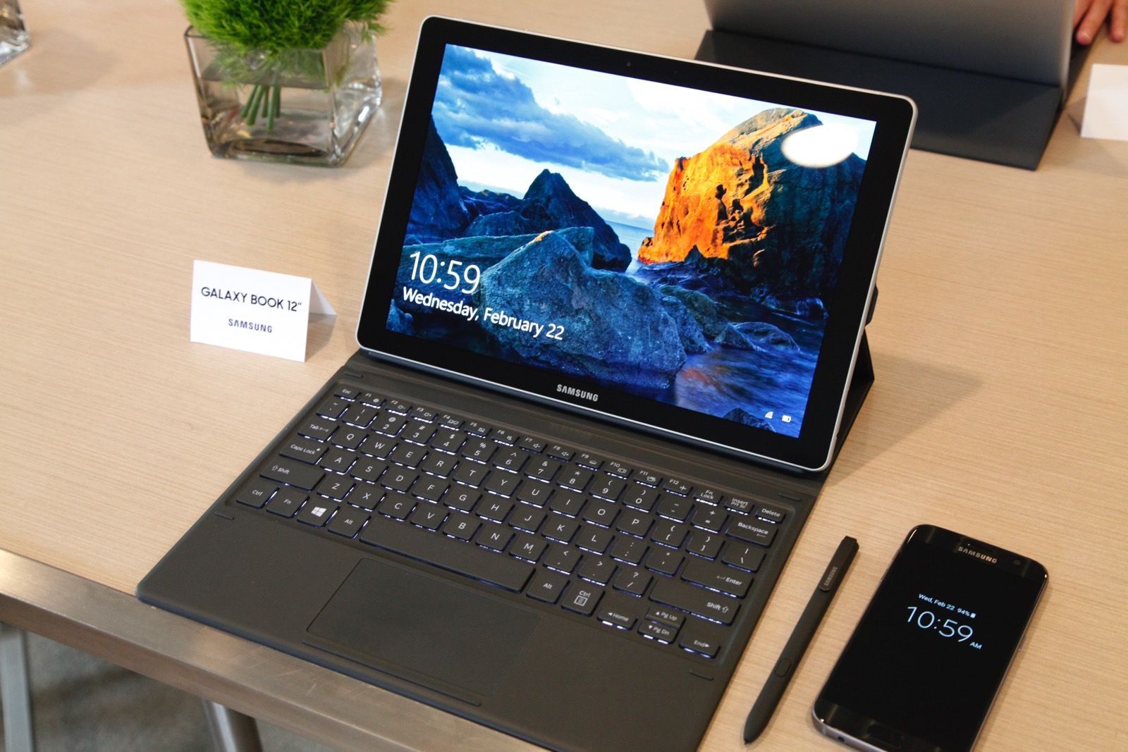 Samsung เปิดตัว Galaxy Book แท็บเล็ต Windows 10 พร้อม S Pen และคีย์บอร์ดแถมในกล่อง!