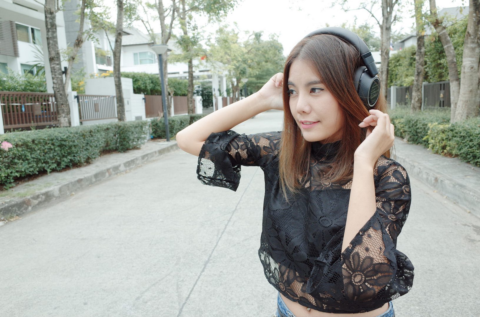 รีวิว Plantronics BackBeat PRO 2 หูฟังเดียว จบทุกสิ่ง