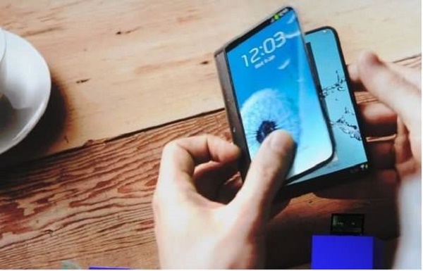สมาร์ทโฟน Samsung Galaxy X แบบ “พับงอได้” อาจเปิดตัวปี 2019