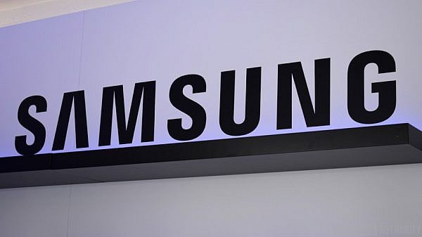 รายงานล่าสุด: Samsung กับ LG กำลังพัฒนาหน้าจอขอบโค้งทั้ง 4 ด้าน