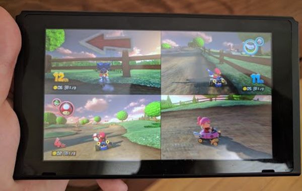 เกม Mario Kart 8 Deluxe เล่นได้ 4 คนพร้อมกันในโหมดพกพา