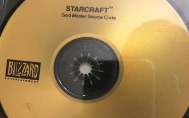 คอเกมส่งคืนแผ่น source code ของเกม StarCraft และได้รางวัลใหญ่จากค่าย Blizzard