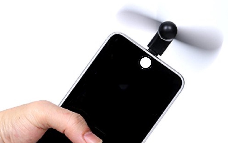 เตือนผู้ใช้ “iPhone” เสียบพัดลมมือถือเข้าเครื่อง อาจทำเมนบอร์ดพังได้!!