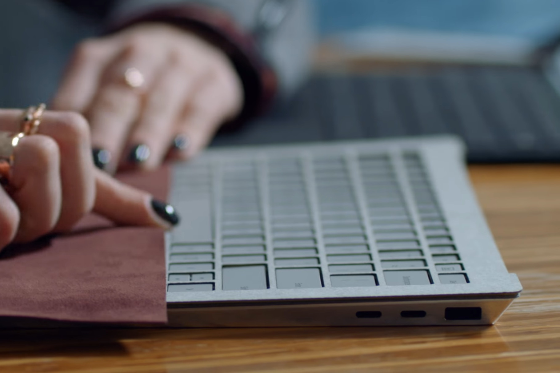 Microsoft ตอบคำถาม ทำไมถึงไม่ใส่ USB-C เข้ามาใน Surface Laptop