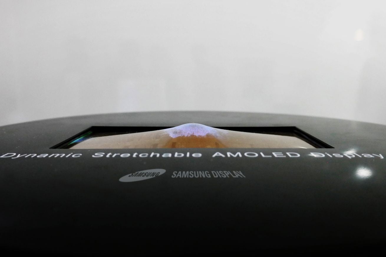ชมคลิปหน้าจอ OLED ขนาด 9.1 นิ้วของ Samsung ที่ยืดได้เหมือนบอลลูน!