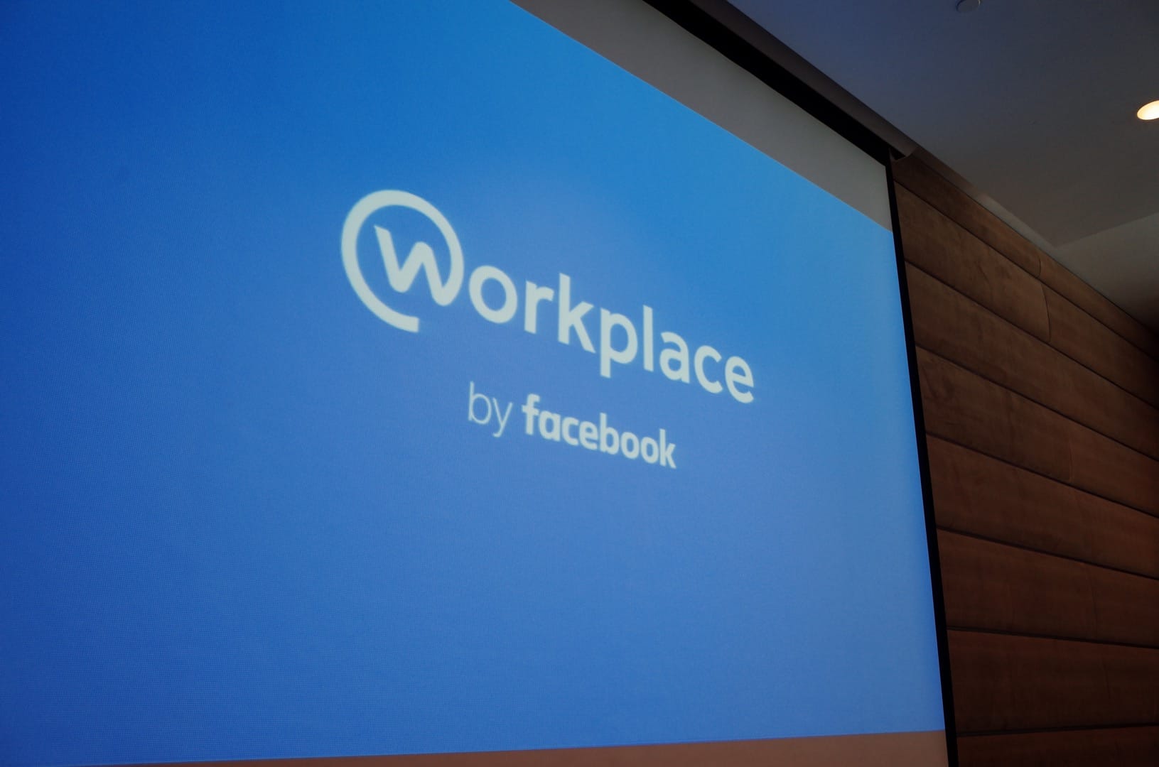 ทำงานผ่านเฟซบุ๊กของแท้ด้วย Workplace by Facebook