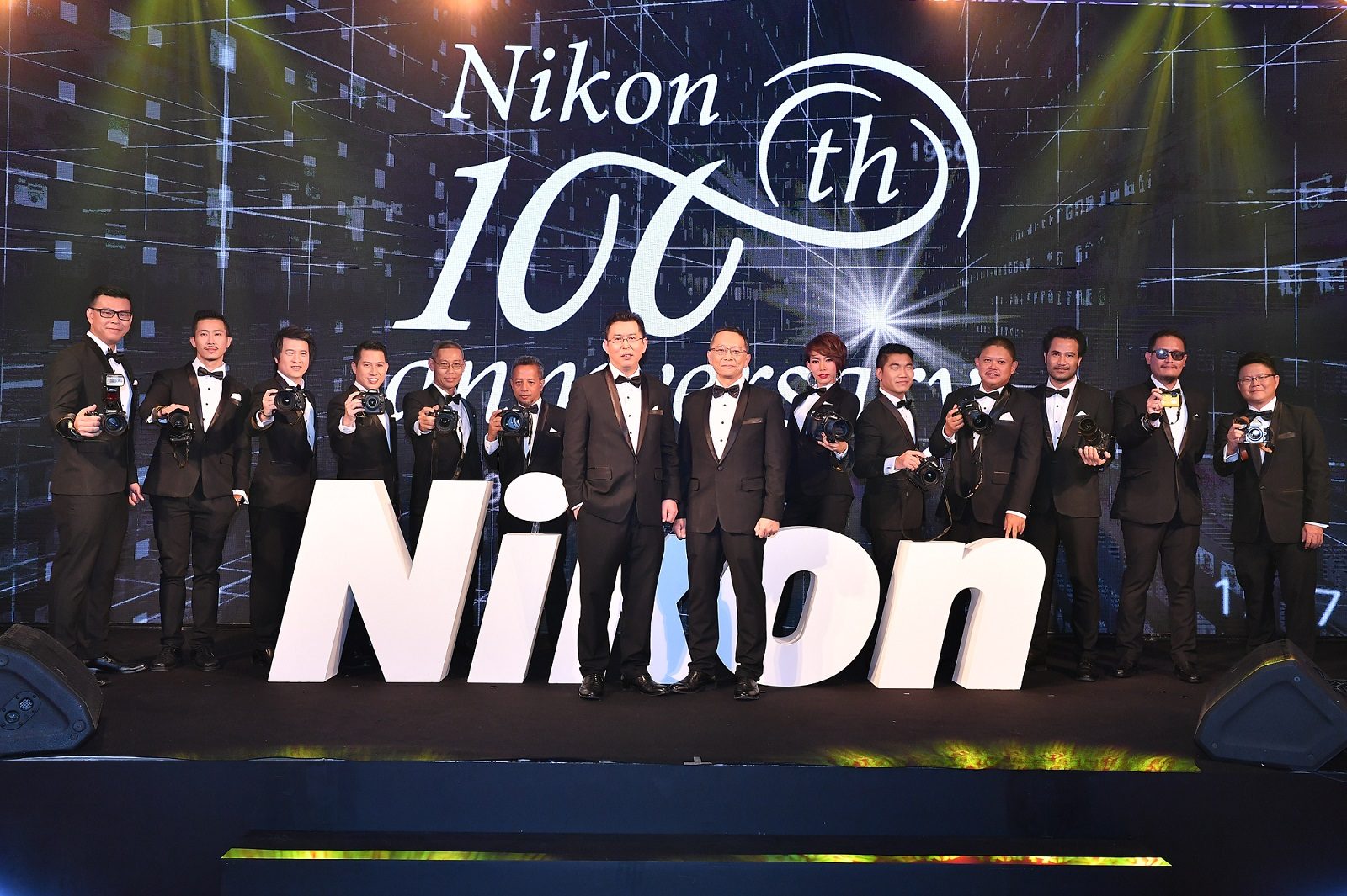Nikon บริษัทผู้ผลิตกล้องและเลนส์เพียงรายเดียวของโลกที่ดำเนินการมาครบ 100 ปี ฉลองครบหนึ่งศตวรรษ!