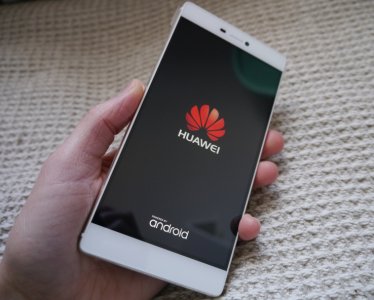 Huawei ยังรั้งเบอร์ 1 เหนียวแน่นตลาดมือถือจีน, Apple ถูก Xiaomi เบียดหลุดท็อปโฟร์แล้ว