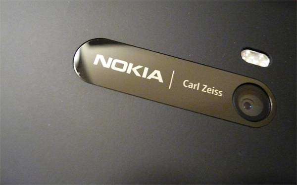 Nokia หวนกลับมาร่วมมือกับ Zeiss อีกครั้ง: เตรียมเปิดตัวสมาร์ทโฟนในปี 2017 นี้
