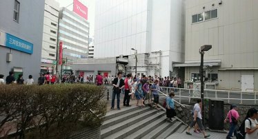 ยังแรง !! คอเกมชาวญี่ปุ่น 5,000 คนเข้าคิวซื้อ Nintendo Switch ที่ยังต้องจับฉลาก