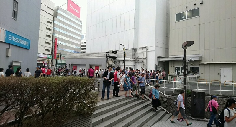 ยังแรง !! คอเกมชาวญี่ปุ่น 5,000 คนเข้าคิวซื้อ Nintendo Switch ที่ยังต้องจับฉลาก