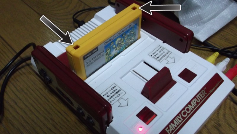 นินเทนโด บอกเหตุผลว่าทำไม ตลับ Famicom ต้องมีรูอยู่ด้านบน !!