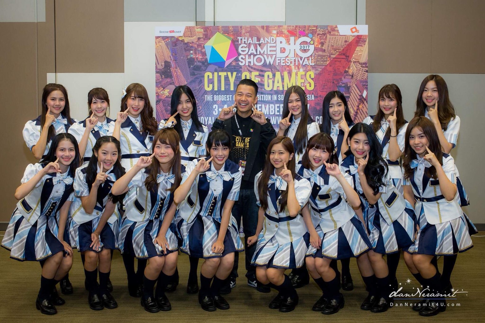 แบไต๋สัมภาษณ์สด BNK48 ในงาน TGSBIG2017 แบบที่ #ไม่ดูแล้วจะเสียใจ #เดี๋ยวจะคุยกับเขาไม่รู้เรื่อง