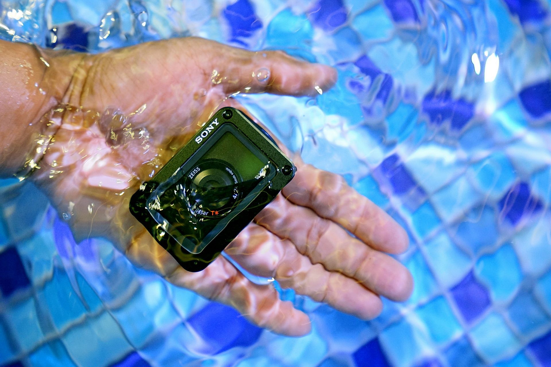 พรีวิว Sony RX0 กล้องจิ๋วสุดอึด กันน้ำ กันกระแทก เน้นงานระดับโปร