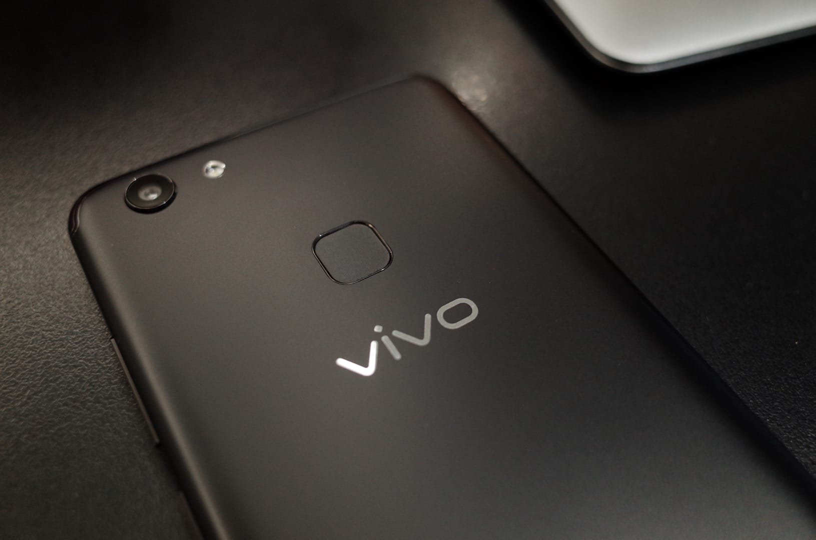 รีวิว Vivo V7+ ผู้นำทัพสมาร์ทโฟนจอยาวจาก Vivo