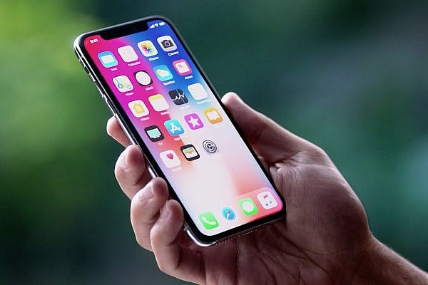 จะเร็วไปไหน! iPhone X วางขายไม่ทันไร ก็เริ่มมีรายงานเกี่ยวกับ iPhone รุ่นปี 2018 แล้ว