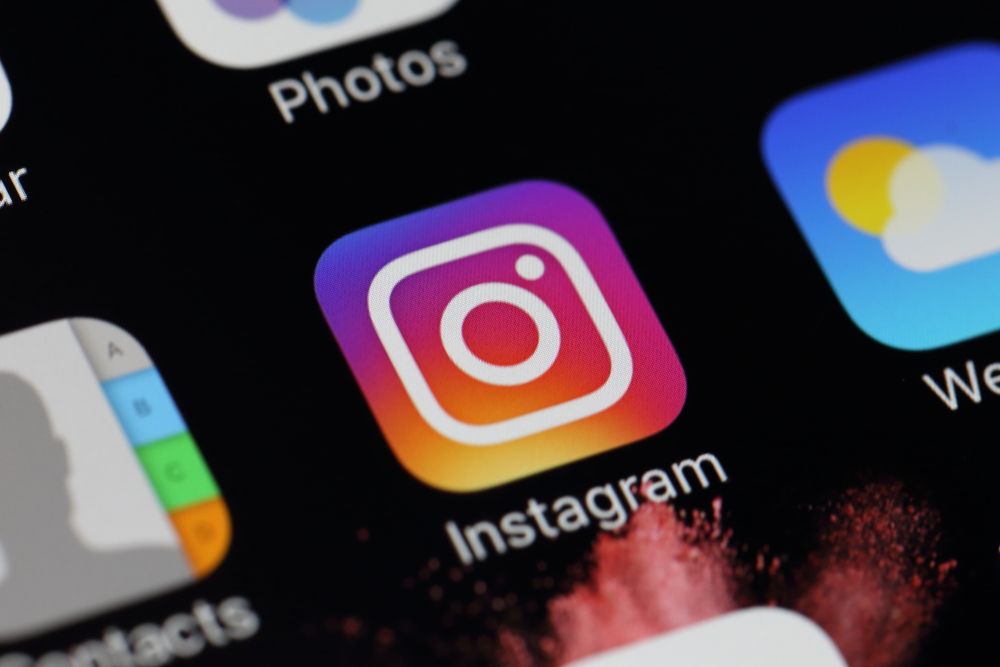 Instagram ทดสอบการรีโพสต์และสติกเกอร์แบบ GIF