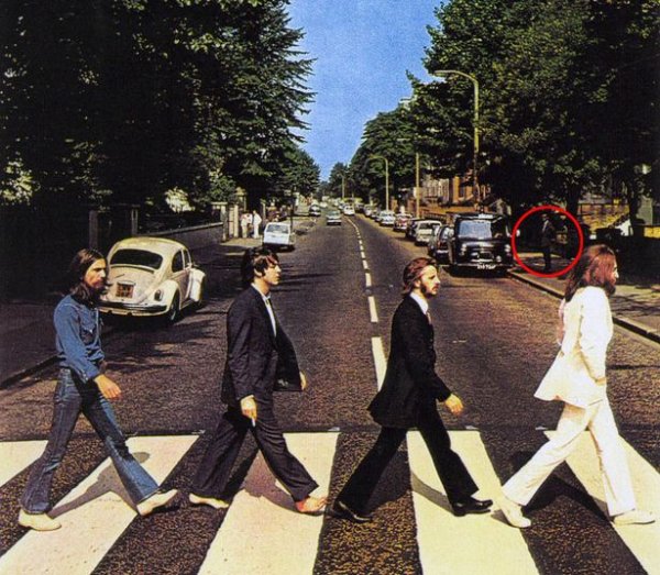 พบตัวตนชายลึกลับบนปกอัลบั้ม Abbey Road - #Beartai