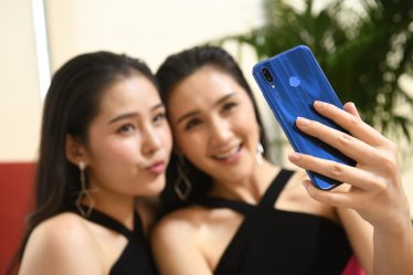 เปิดตัว Huawei Nova 3e ชูจุดเด่นเทพ Selfies ความจุ 128 GB ในราคา 10,990 บาท