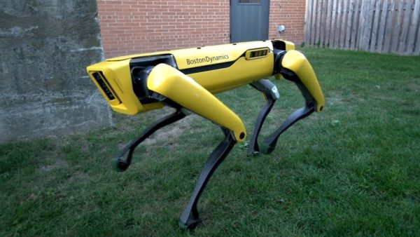Boston Dynamics เตรียมวางขายหุ่นยนต์สุนัข SpotMini ใน ปี 2019