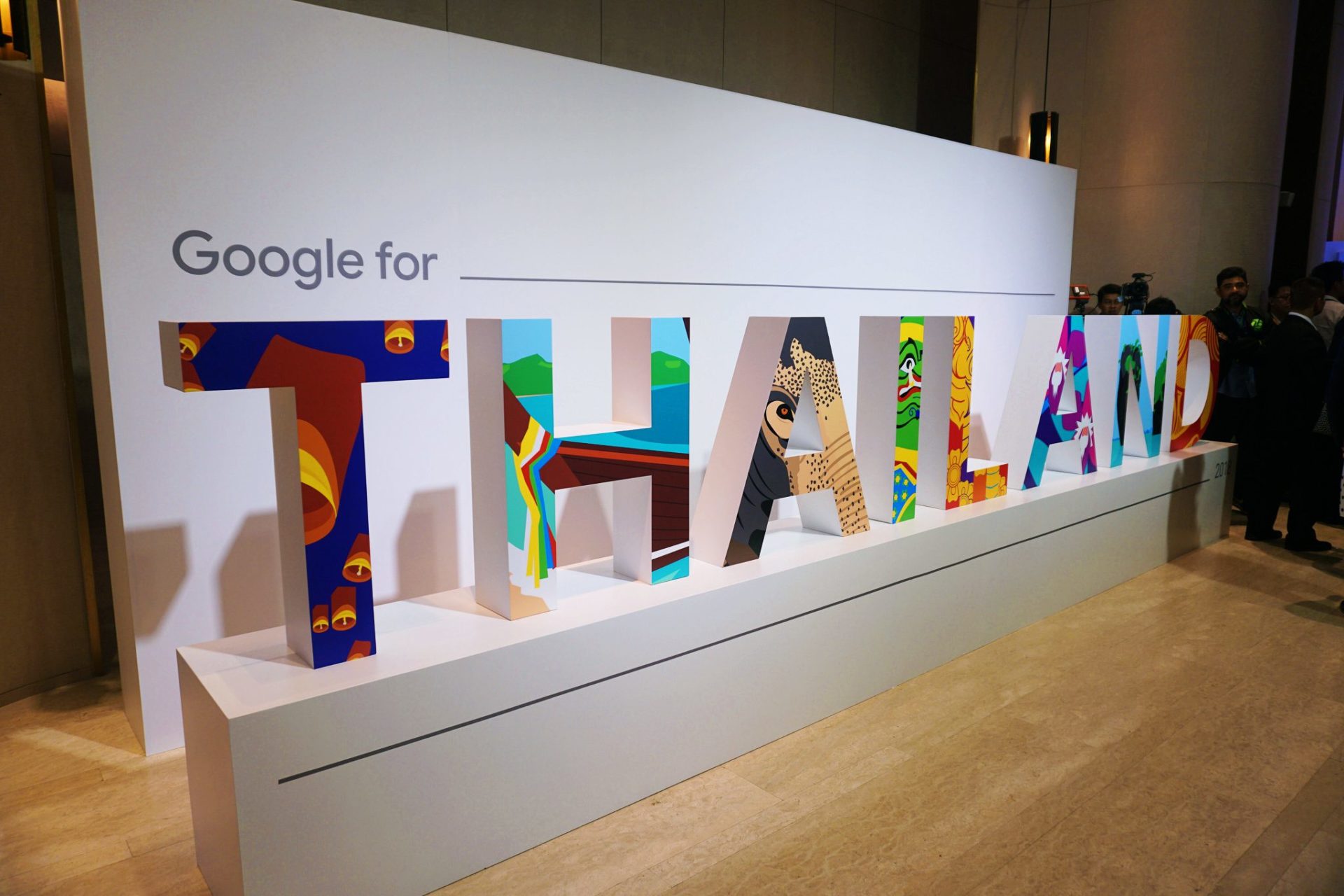 ซื้อใจคนไทยด้วยบริการใหม่จากกูเกิ้ล: Google Maps สำหรับมอเตอร์ไซค์, Google Station ไวไฟฟรีทั่วประเทศ
