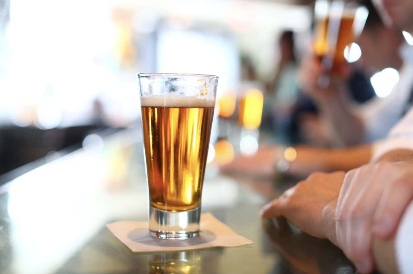 Carlsberg ไอเดียเก๋ใช้ AI คิดสูตรเบียร์ใหม่ถูกใจสายดื่ม