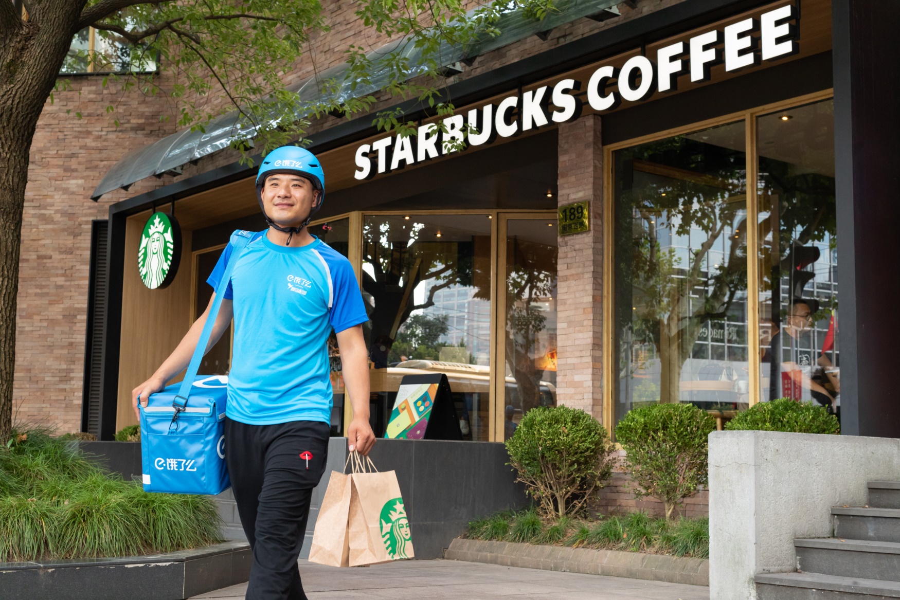 “สตาร์บัคส์ จับมือ อาลีบาบา กรุ๊ป” ประกาศความร่วมมือ พลิกประสบการณ์ลูกค้าในตลาดกาแฟจีน