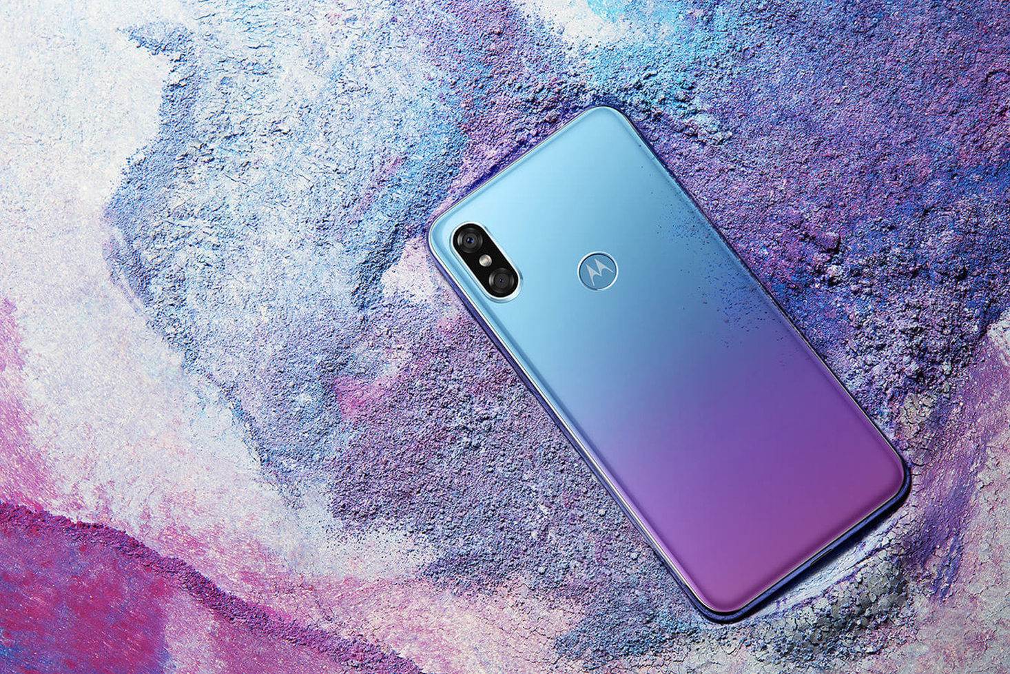 ยลโฉม Motorola P30 ส่วนผสมที่ลงตัวระหว่าง iPhone X และ Huawei P20!