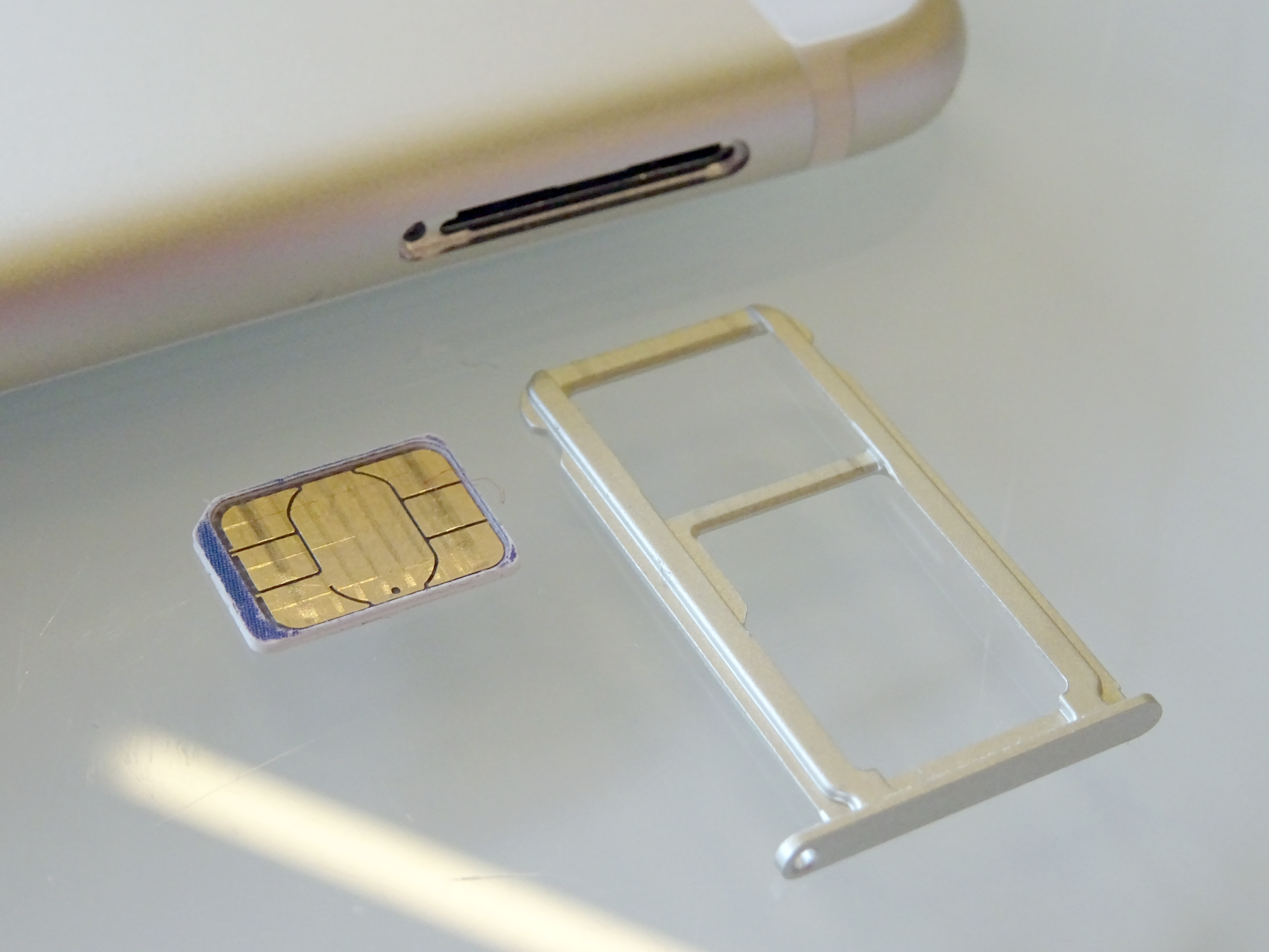 Huawei เตรียมเปิดตัวการ์ดความจำแบบใหม่อย่าง nanoSD คาด นำมาใช้กับ Mate 20 ราคาแรงกว่า microSD แบบเดิมๆ