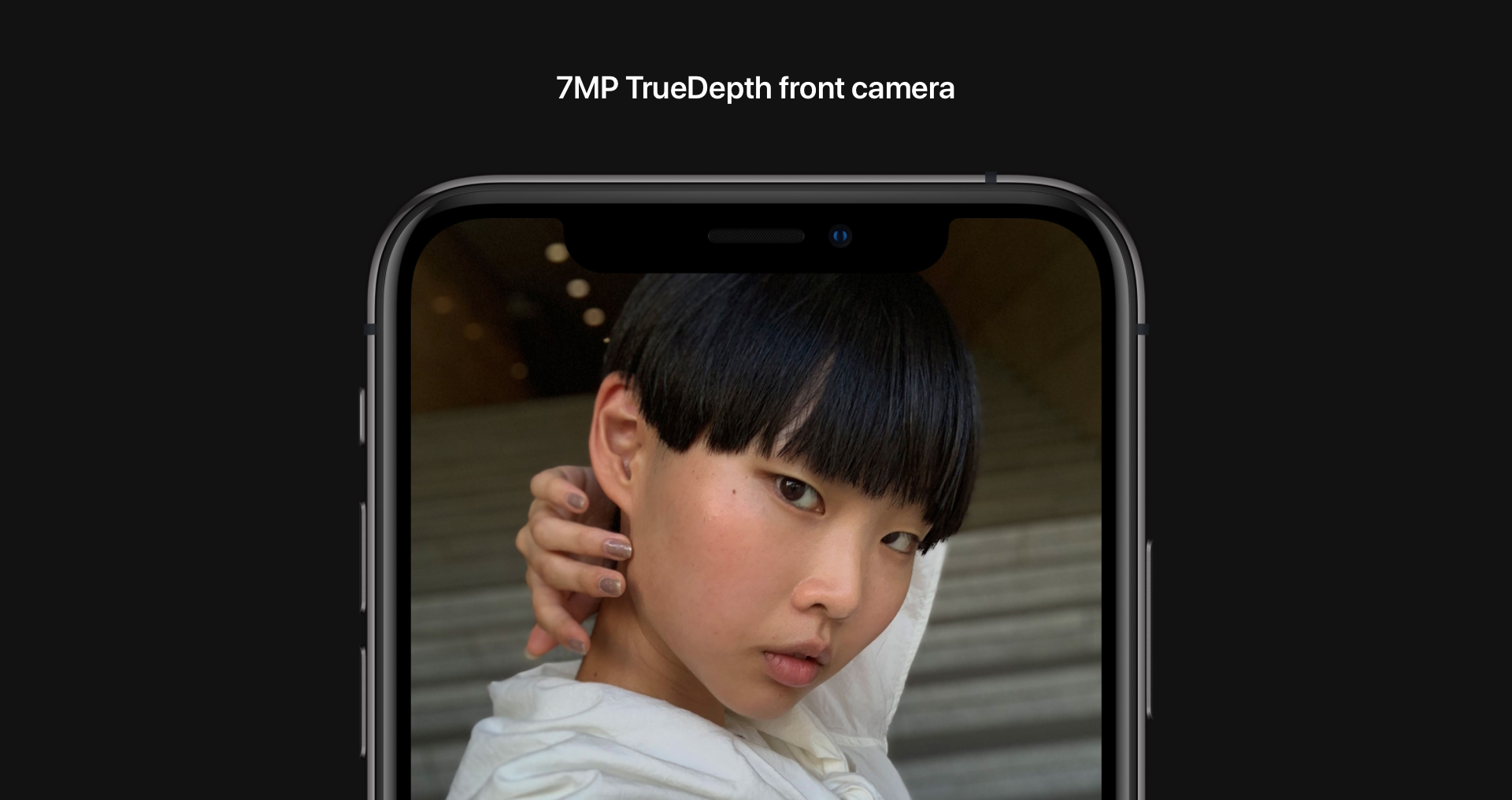 ผู้ใช้งานบ่น กล้องหน้า iPhone XS ถ่ายเซลฟี่เนียนเกินไป!