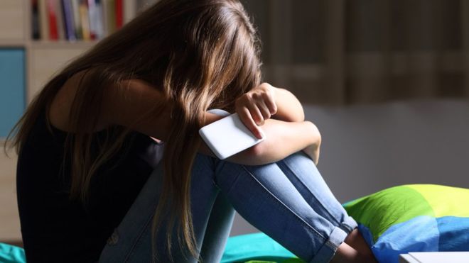 1 ใน 4 ของวัยรุ่นหญิงชาวอังกฤษกำลังประสบปัญหาสุขภาวะทางจิต!