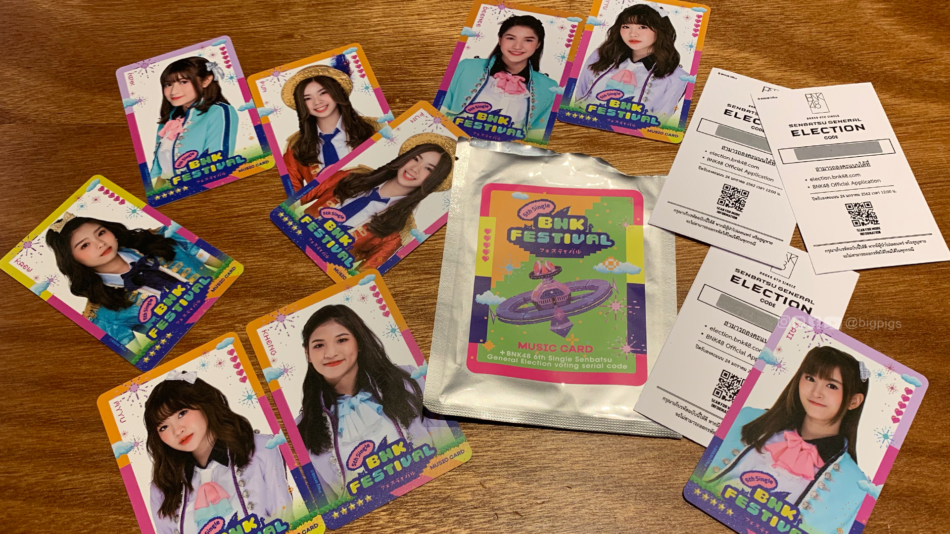 แกะห่อลองลุ้น BNK48 Music Card Edition จะได้รูปใครบ้างนะ?