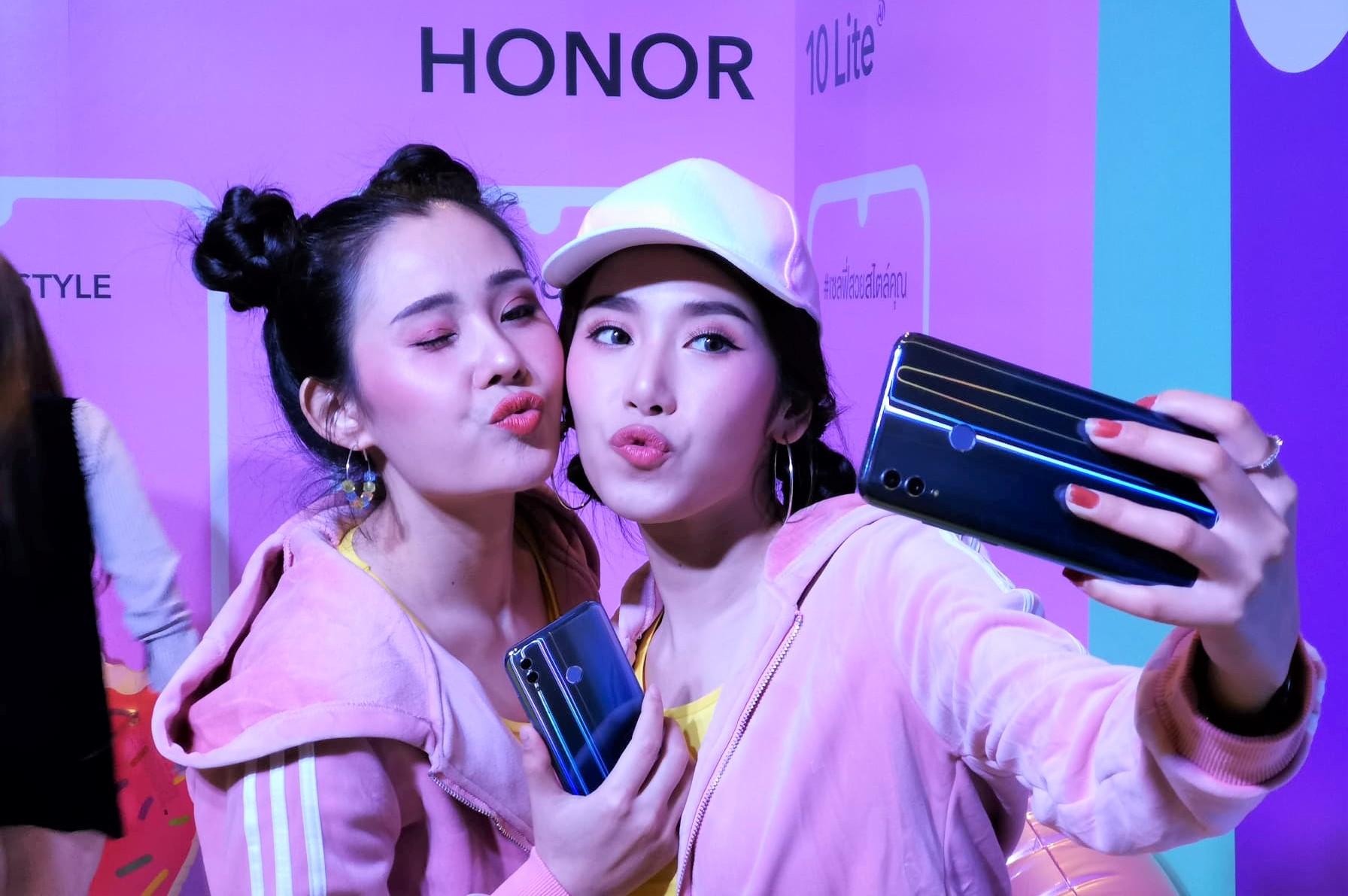 ทั้งหมดเพียง 6,490 บาท! Honor 10 Lite สมาร์ตโฟนกล้องหน้า 24 ล้านพิกเซล พร้อมสเปคแรงแซงราคา!