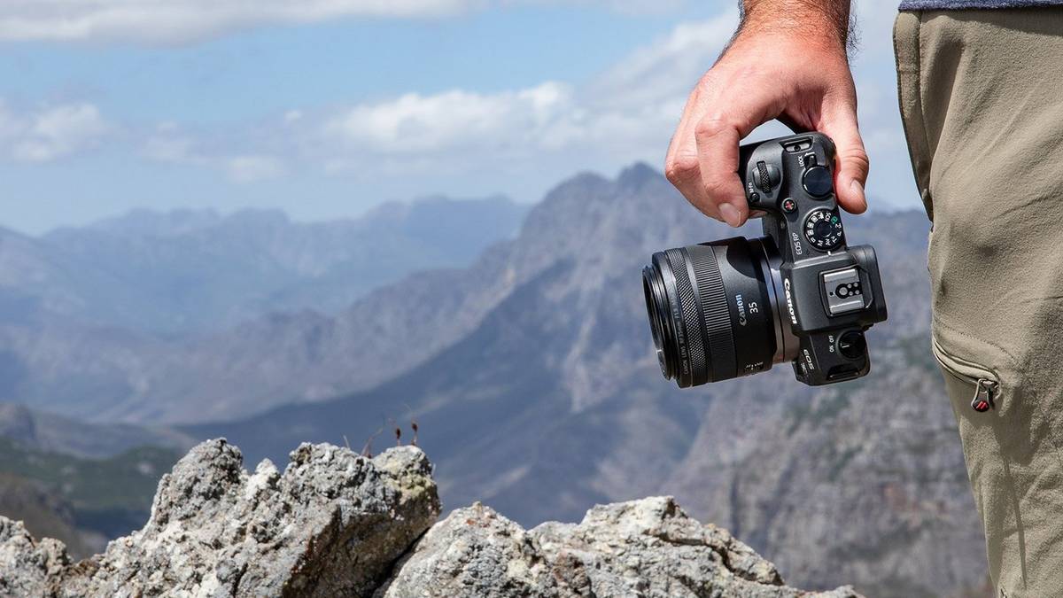 CANON EOS RP กล้อง Full Frame Mirrorless เล็ก เบา บอดี้แค่ 48,900 บาท!