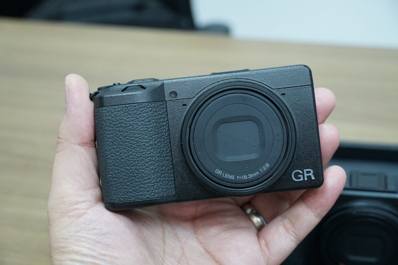 แบไต๋แรกสัมผัส Ricoh GR III ตัวจริงในไทย กล้องที่ทำให้รักการถ่ายภาพอีกครั้ง