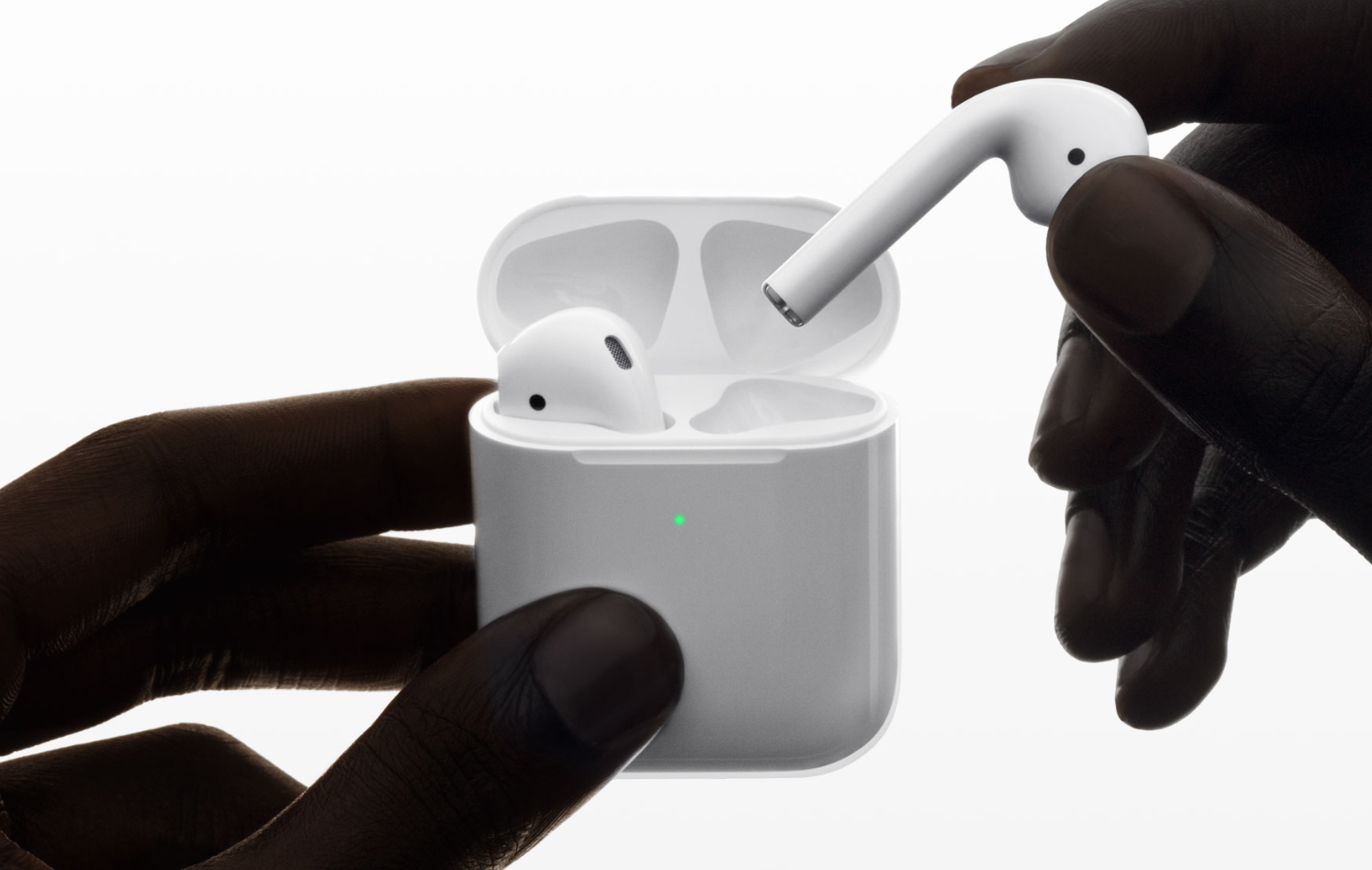 มาทีละชิ้น Apple เปิดตัว AirPods รุ่นใหม่รองรับชาร์จไร้สาย, Hey Siri และ ใช้งานได้นานขึ้น!