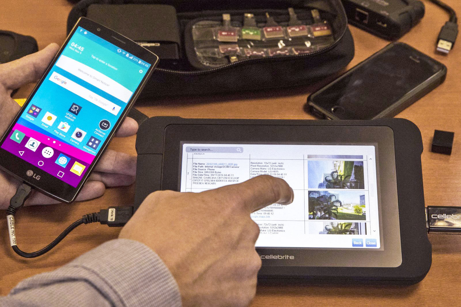 อุปกรณ์แฮ็คสมาร์ทโฟนของตำรวจถูกวางขายออนไลน์ในราคา 3,200 บาท!