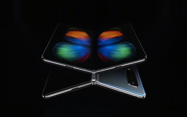 Samsung โต้ Galaxy Fold ดีไซน์เจ๋งกว่า Mate X เห็นๆ!