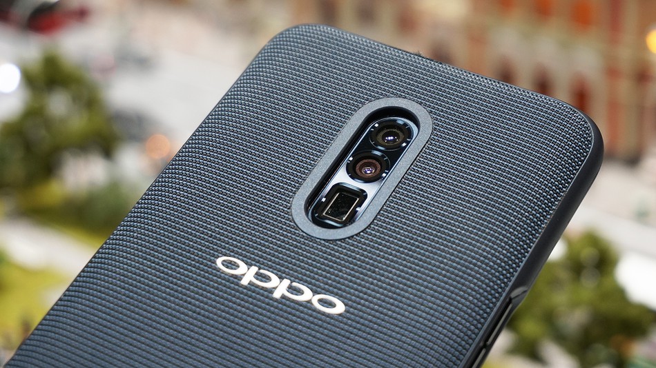 รอดูของเด็ด Oppo เตรียมเปิดiตัวสมาร์ตโฟนกล้องซูม 10x ในเดือนหน้า!