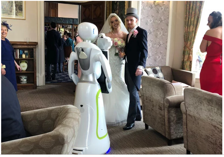 หรือช่างภาพจะตกงาน! คู่รักชาวอังกฤษจ้าง AI เก็บภาพความประทับใจในงานแต่งงานของตนเอง