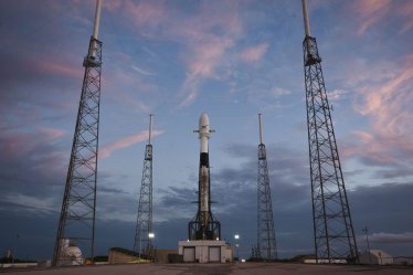 รอชมสด! SpaceX เตรียมปล่อยดาวเทียม Starlink ชุดแรก 60 ดวง 17 พฤษภาคมนี้!