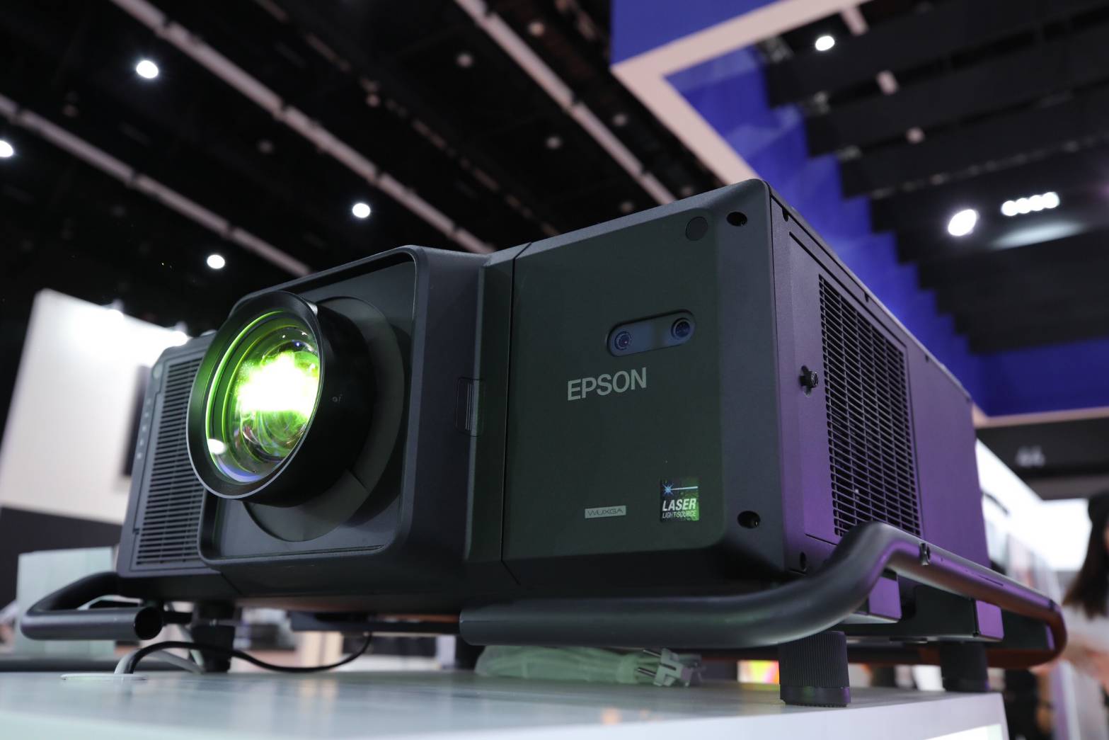 EPSON เปิดตัวเลเซอร์โปรเจคเตอร์ 3LCD ความสว่าง 30,000 ลูเมนส์ เครื่องแรกของโลก