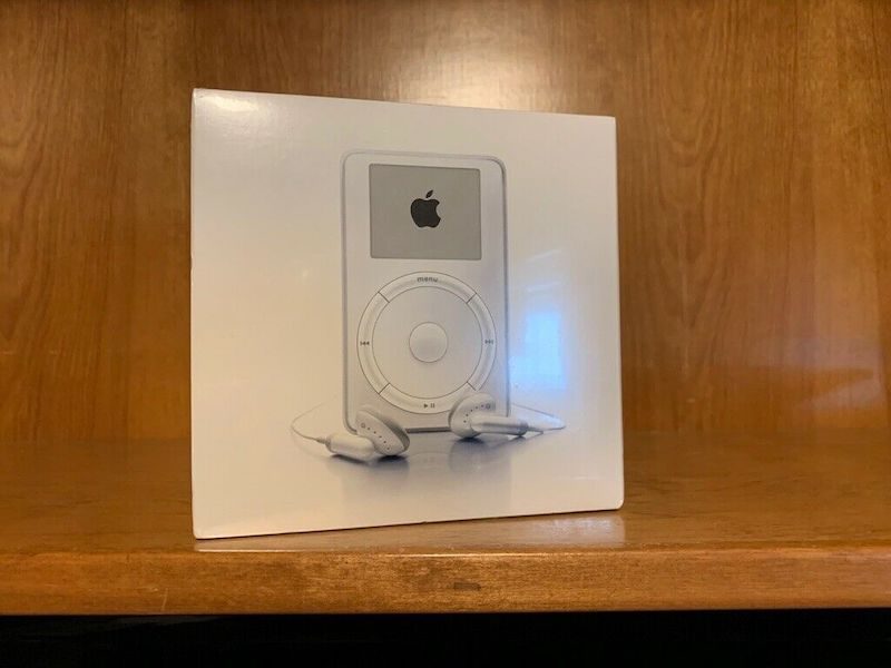 18 ปี แพงขึ้น 50 เท่า! iPod รุ่นแรกขายใน eBay ปั่นราคาแตะ 630,000 บาท!