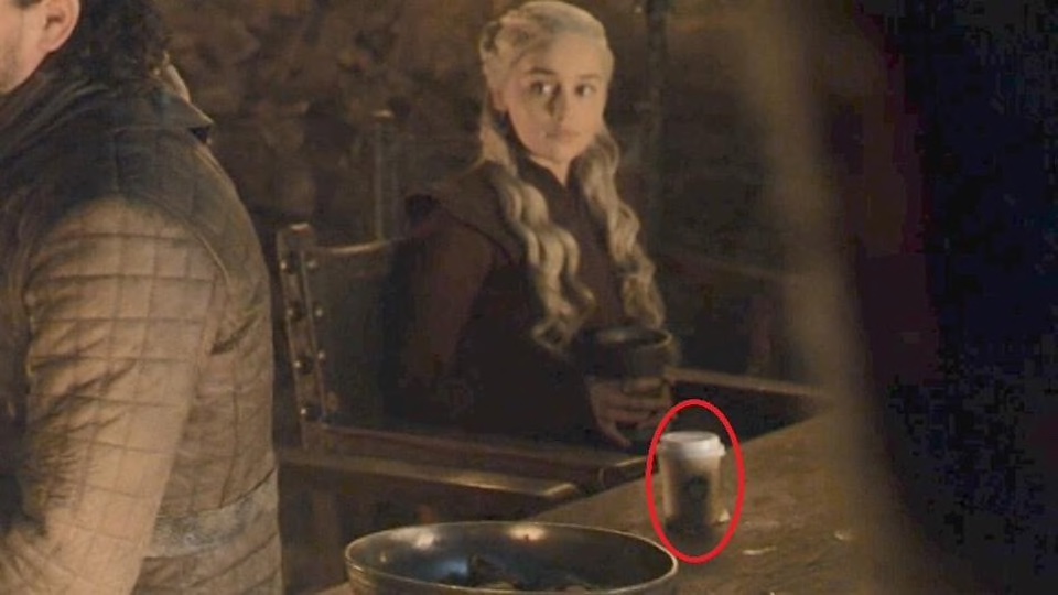 มิติใหม่แห่งการโฆษณา!? พบแก้ว Starbucks โผล่ใน Game of Thrones!